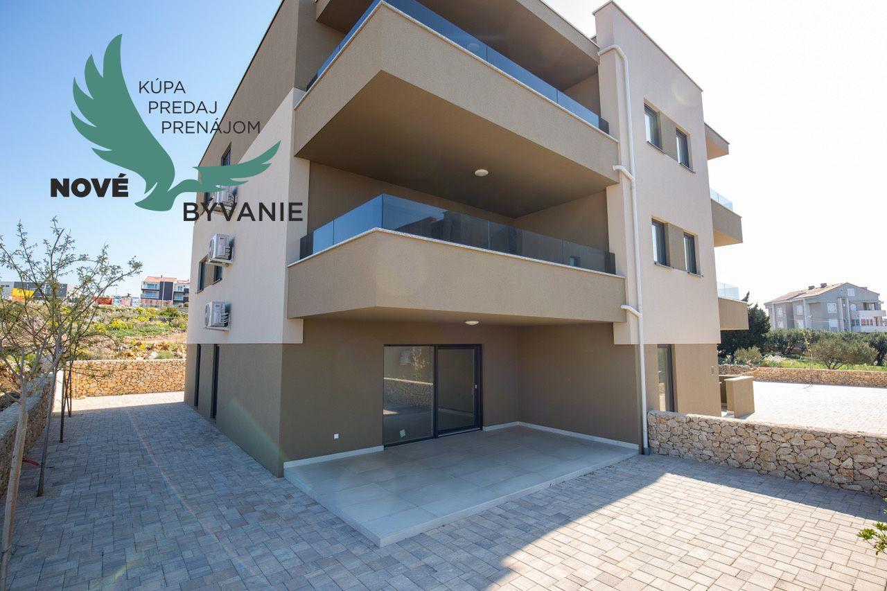 Na predaj novostavba apartmánu s výhľadom na more v Chorvátsku - Pag - Novalja