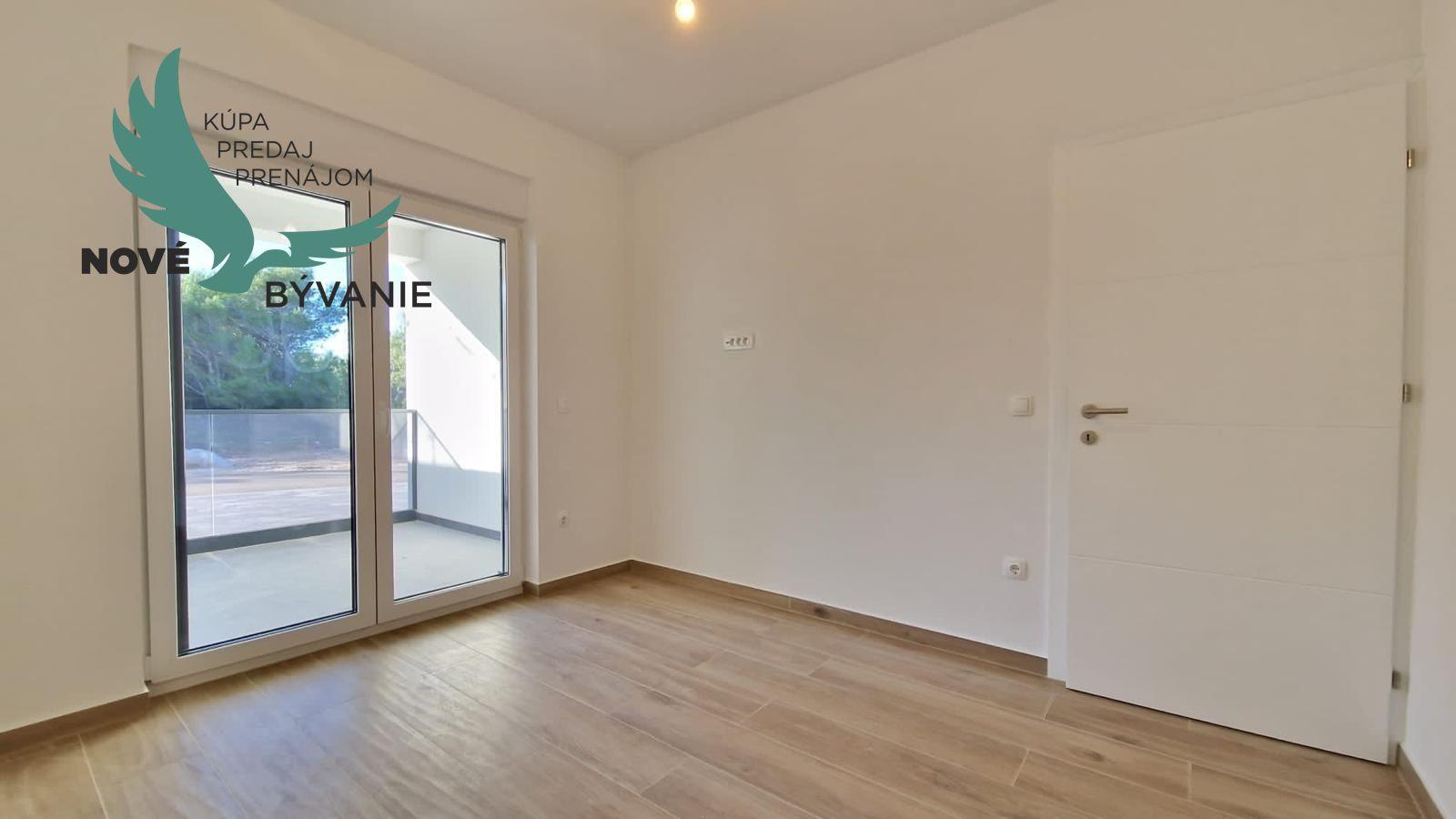 Chorvátsko: Novostavba apartmánu s výhľadom na more