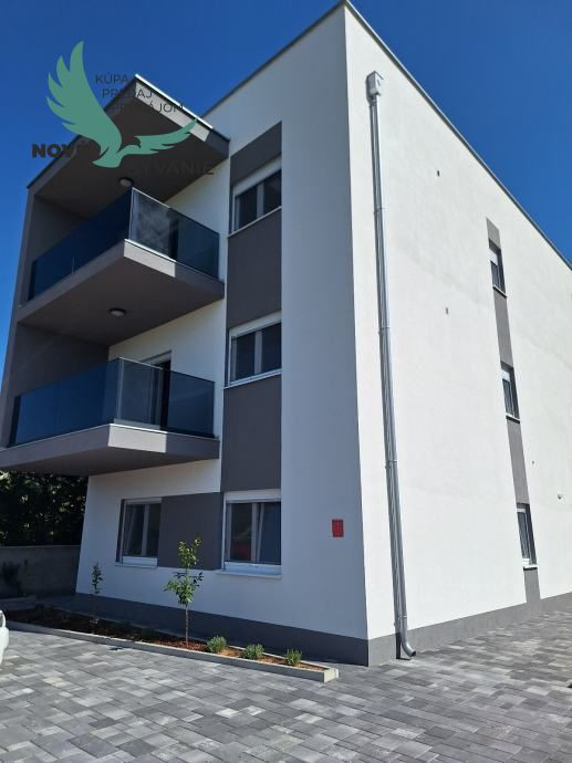 Vir: Moderný Apartmán s Výhľadom na More a Vlastným Parkovaním – Novostavba 2025!