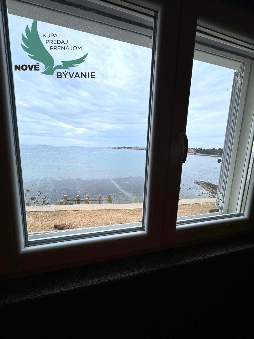 Exkluzívne apartmán v prvej rade od mora v Chorvátsku v Privlake