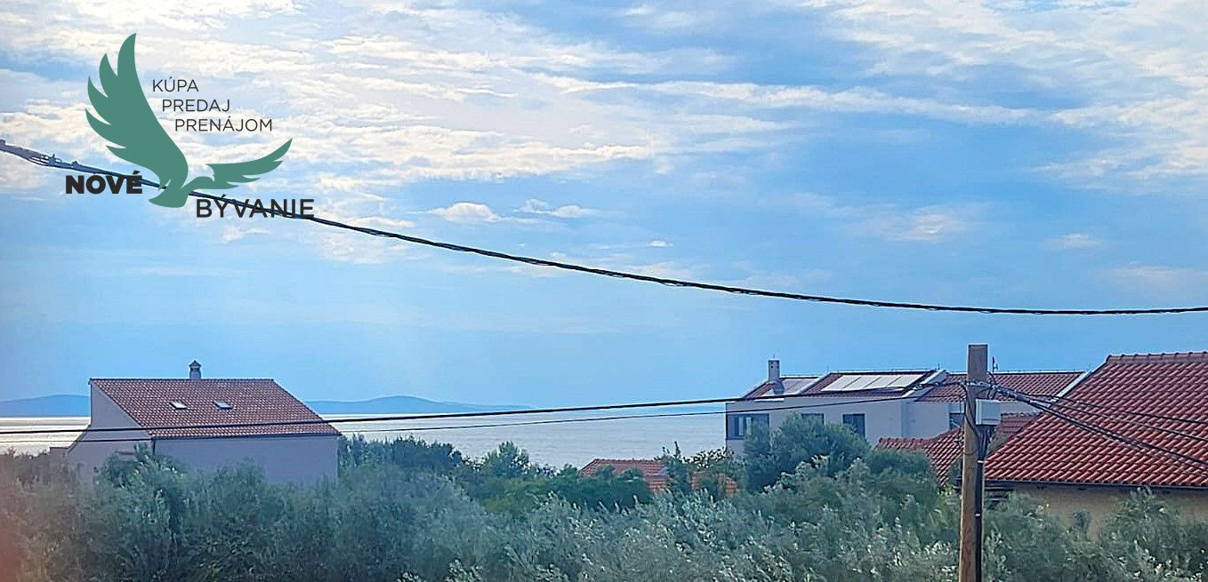 Novostavba domu s výhľadom na more a bazénom v Chorvátsku v Privlake