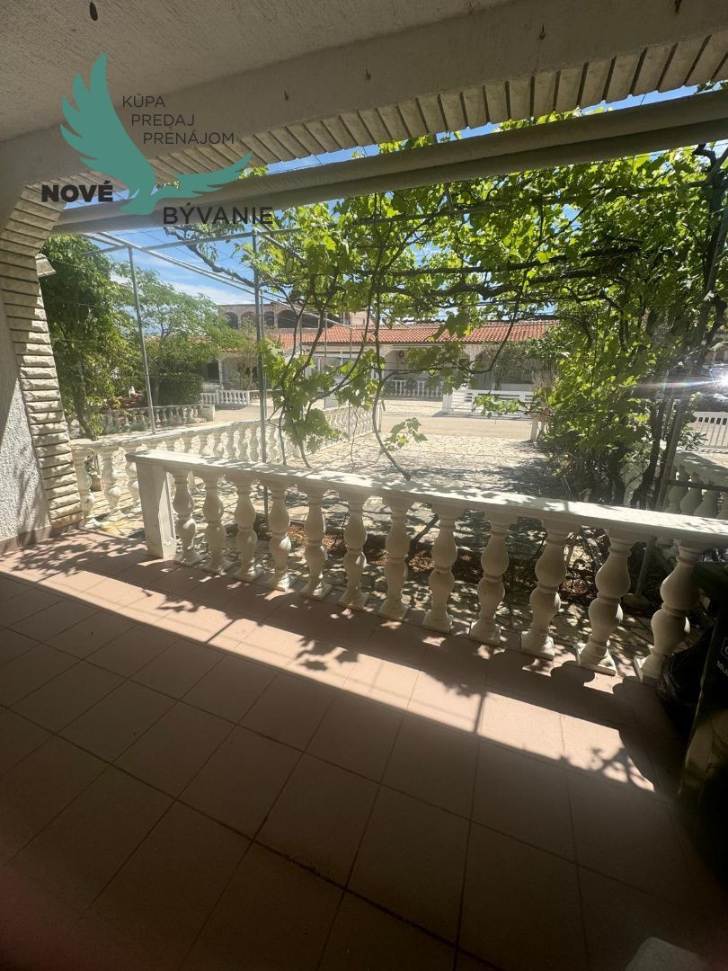 Exkluzívne na predaj domček len 100m od mora jedinečná ivestícia v Chorvátsku