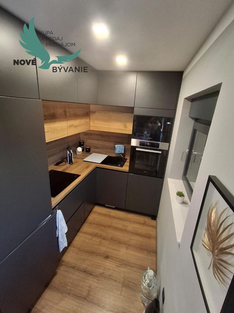 Exkluzívne zariadená novostavba domu s výhľadom na more v Chorvátsku