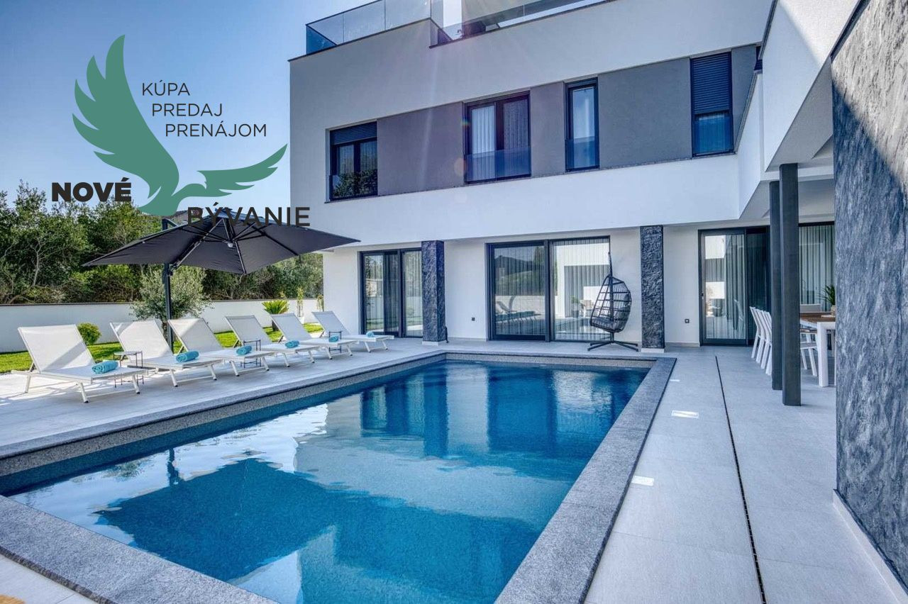 Na predaj luxusná vila s bazénom, výhľadom na more , kompletne zariadená - Zaton - Chorvátsko