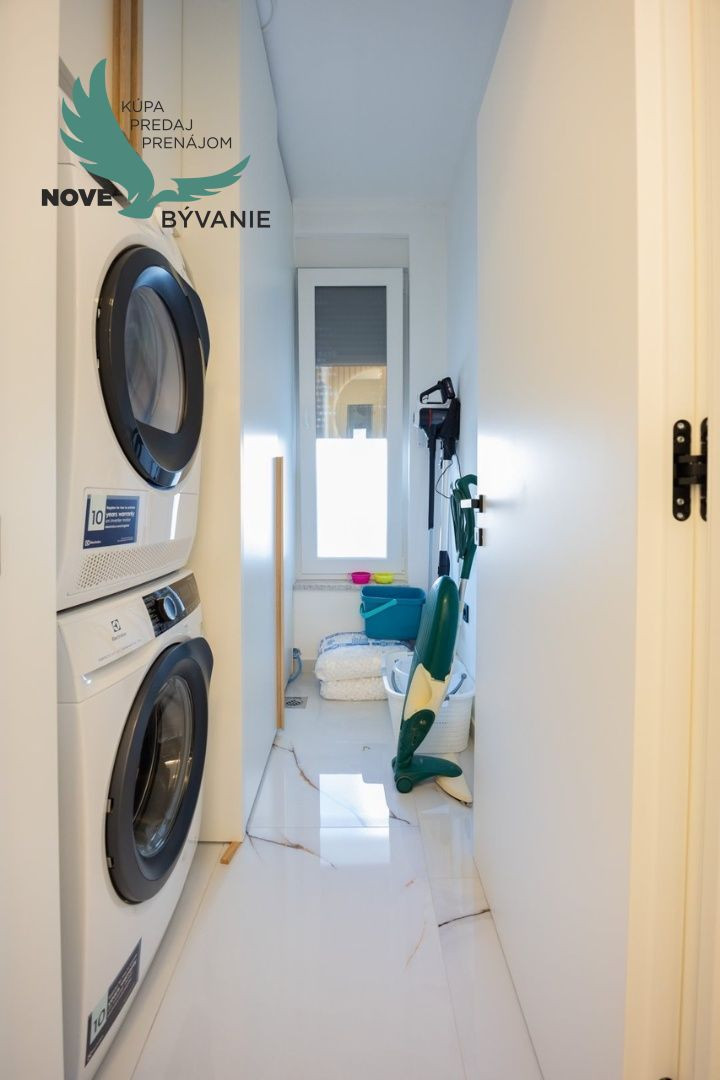 Na predaj luxusná vila s bazénom, výhľadom na more , kompletne zariadená - Zaton - Chorvátsko