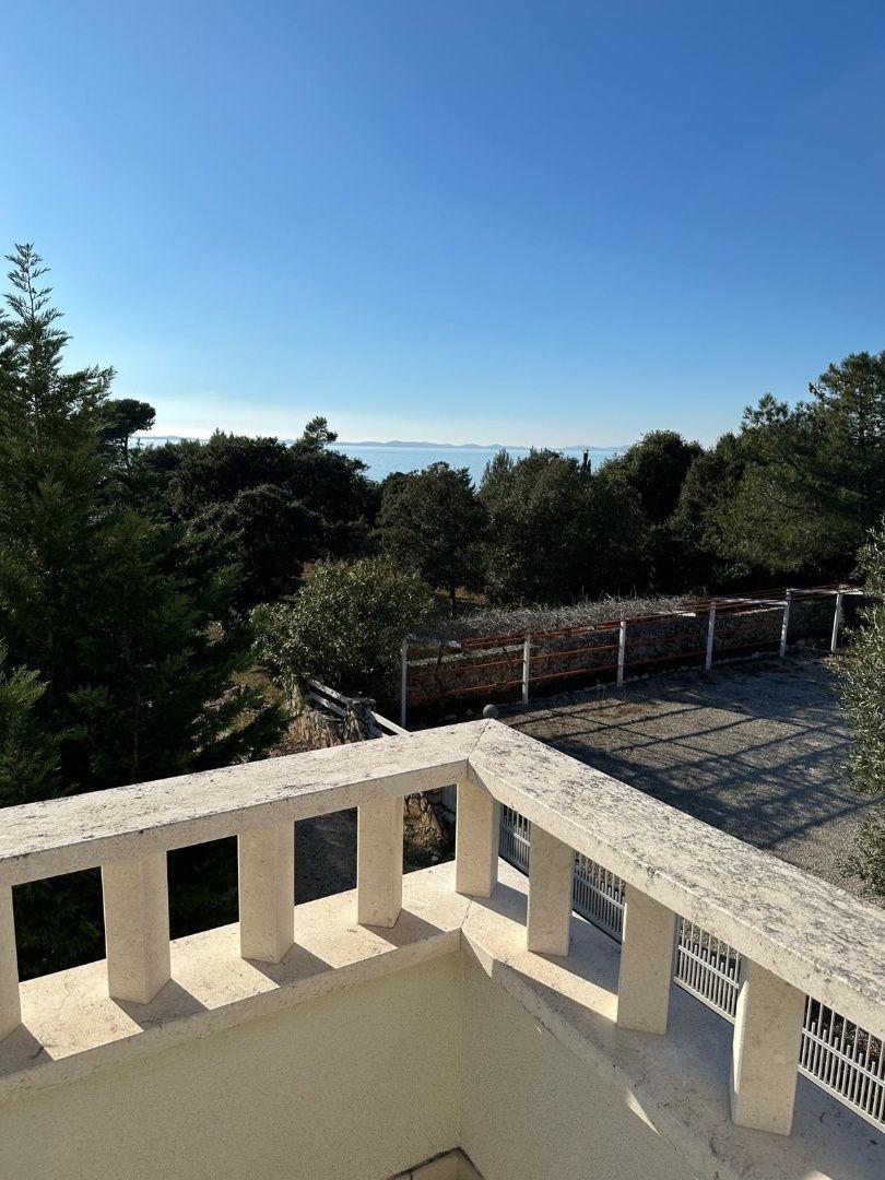 Dom 2x apartmán len 80m od mora s výhľadom na more v Chorvátsku na ostrove Vir