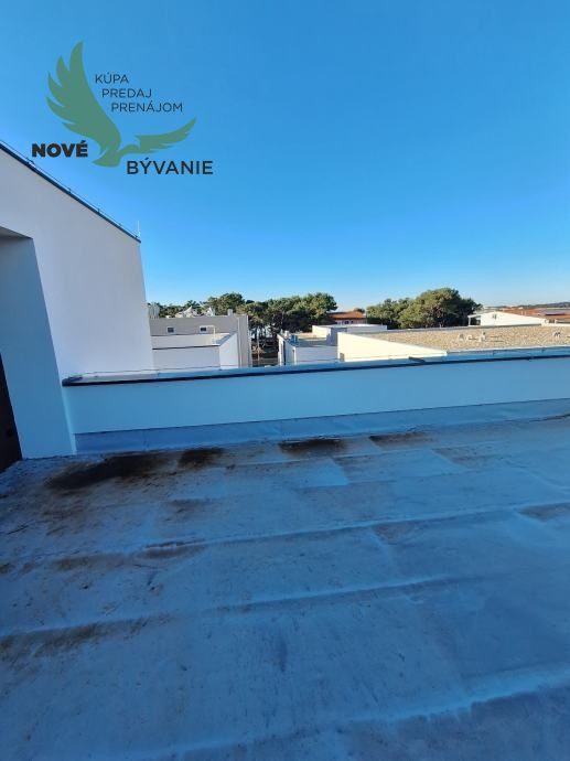 Na predaj novostavba - dvojpodlažný apartmán s výhľadom na more - ostrov Vir-Chorvátsko