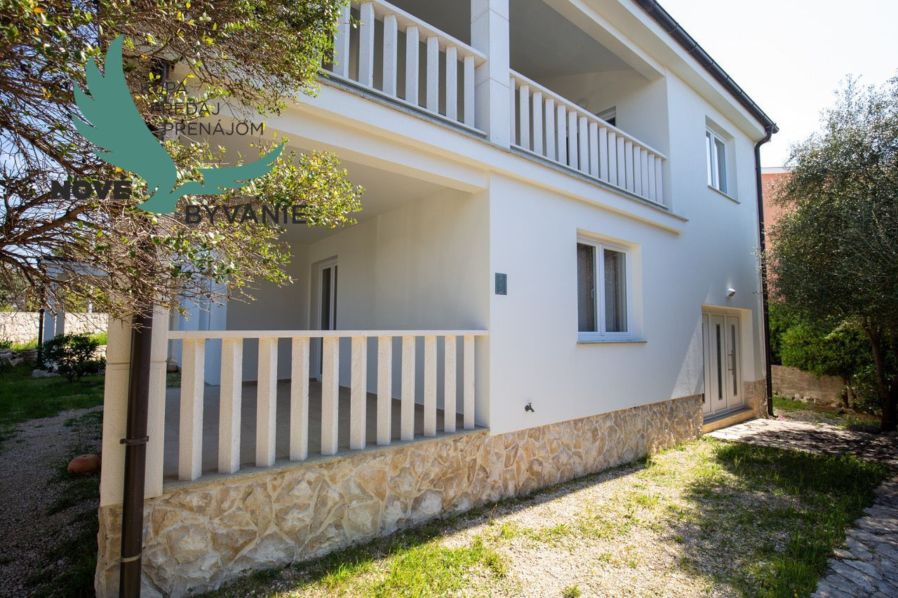 Na predaj dom len 130m od mora a pláže na ostrove Pag v Chorvátsku