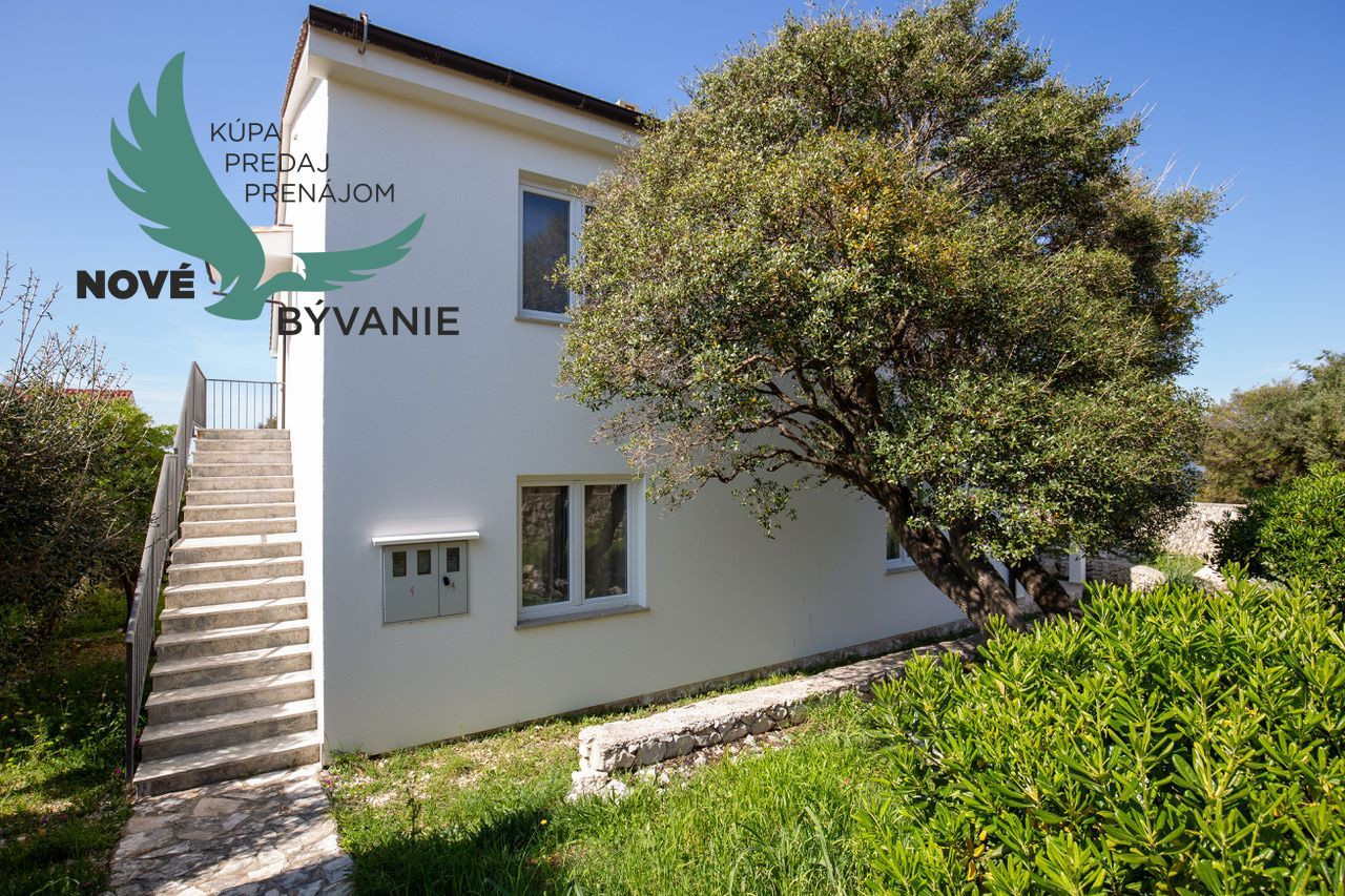 Na predaj dom len 130m od mora a pláže na ostrove Pag v Chorvátsku