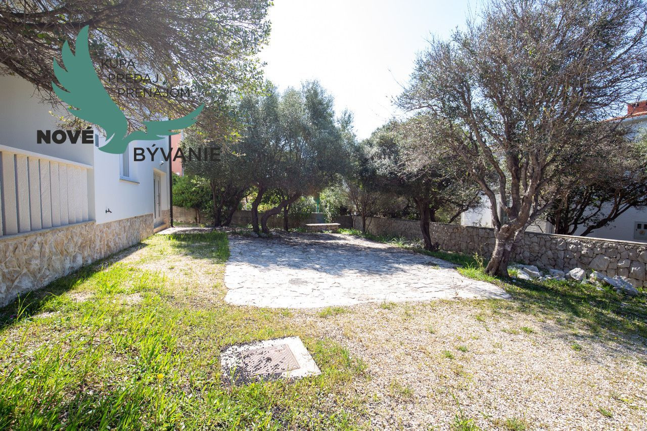 Na predaj dom len 130m od mora a pláže na ostrove Pag v Chorvátsku