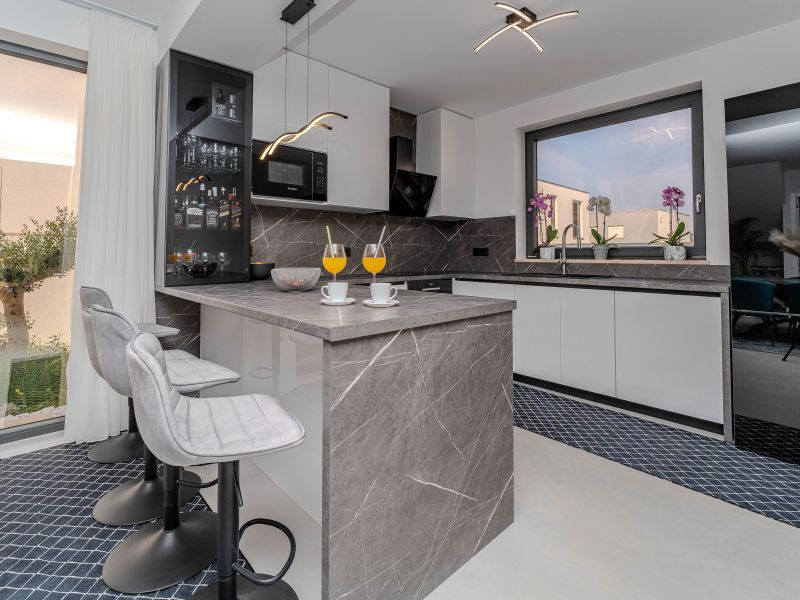 Luxusná vila s bazénom v Chorvátsku pri pieskovej pláži