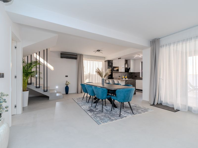 Luxusná vila s bazénom v Chorvátsku pri pieskovej pláži