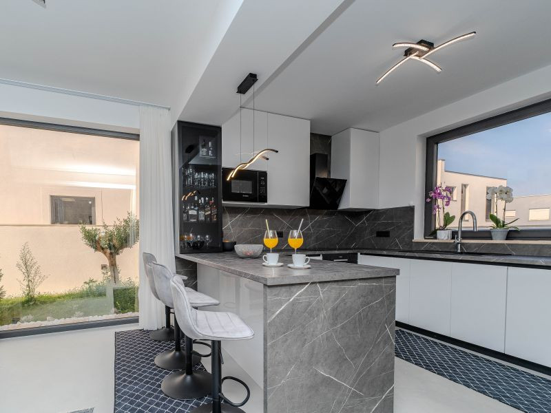 Luxusná vila s bazénom v Chorvátsku pri pieskovej pláži