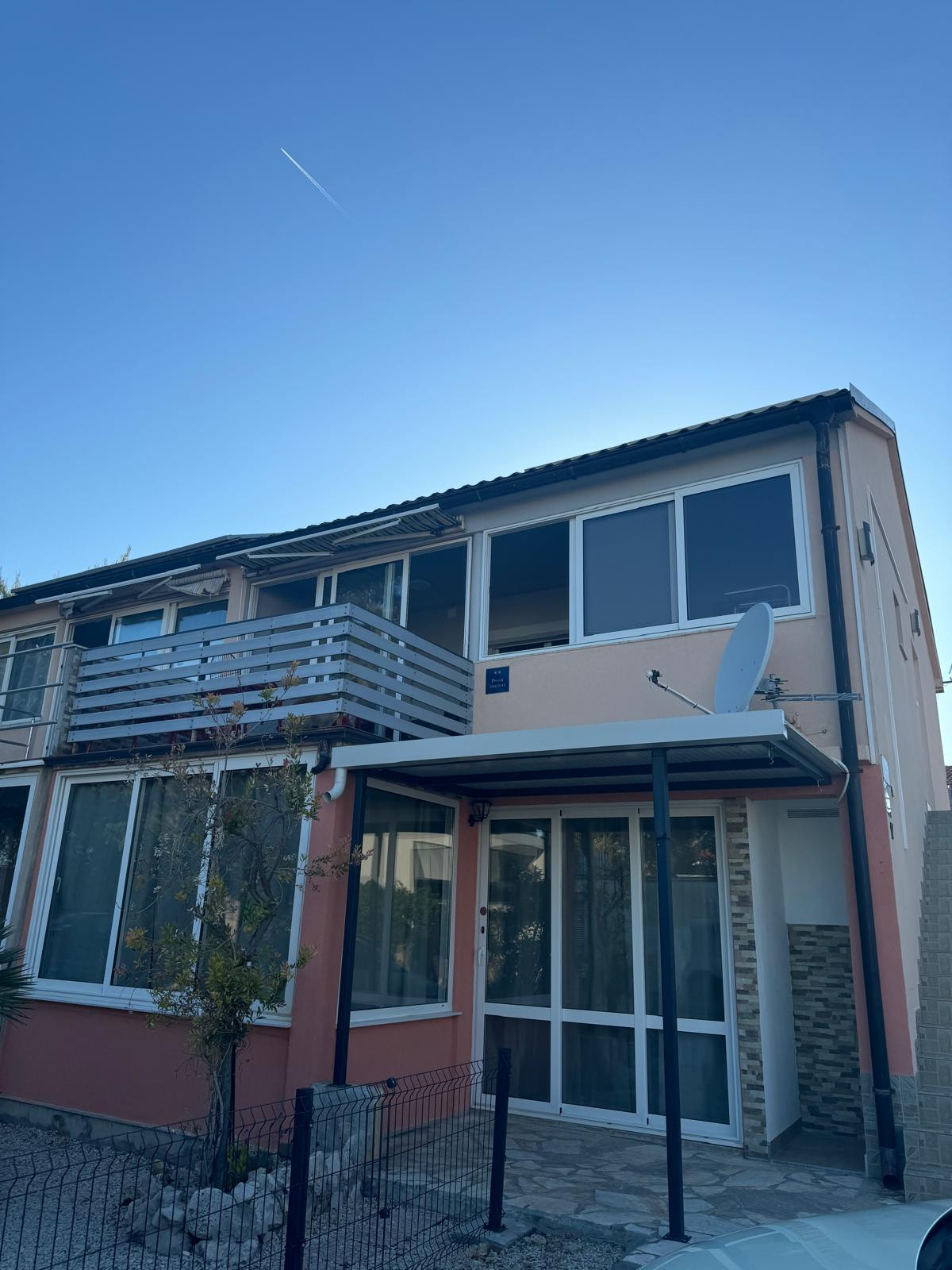 Apartmán 200m od pláže 2x spálňa 3x terasa v Chorvátsku