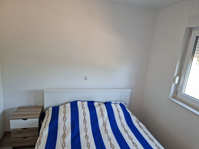 Na predaj priestranný  apartmán na ostrove Vir-Bobovik, Chorvátsko