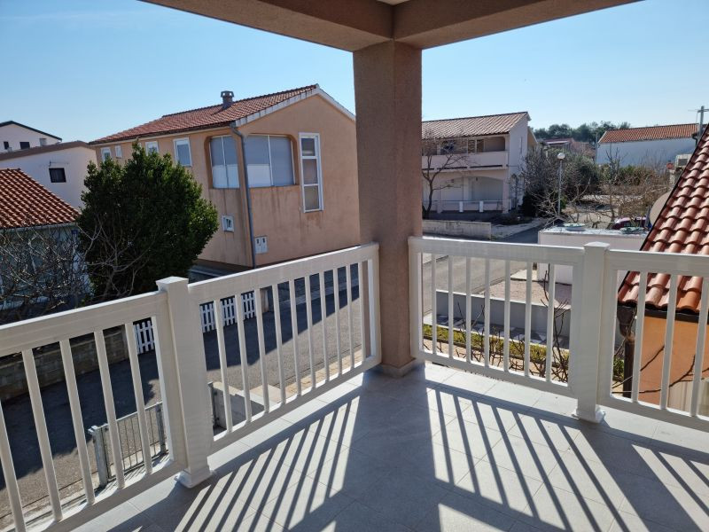 Na predaj priestranný  apartmán na ostrove Vir-Bobovik, Chorvátsko