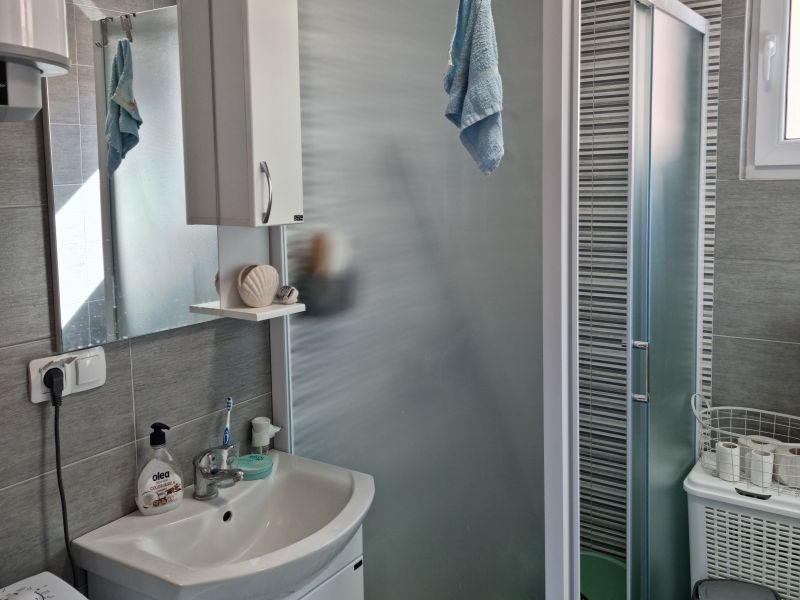 Na predaj priestranný  apartmán na ostrove Vir-Bobovik, Chorvátsko