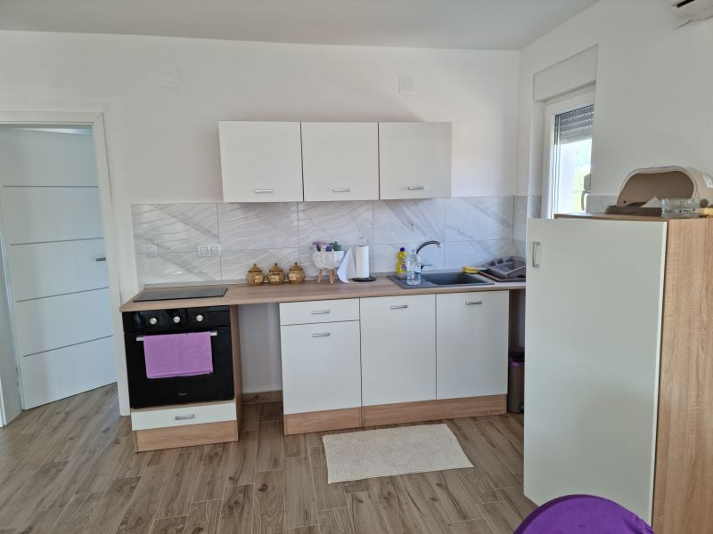 Na predaj priestranný  apartmán na ostrove Vir-Bobovik, Chorvátsko