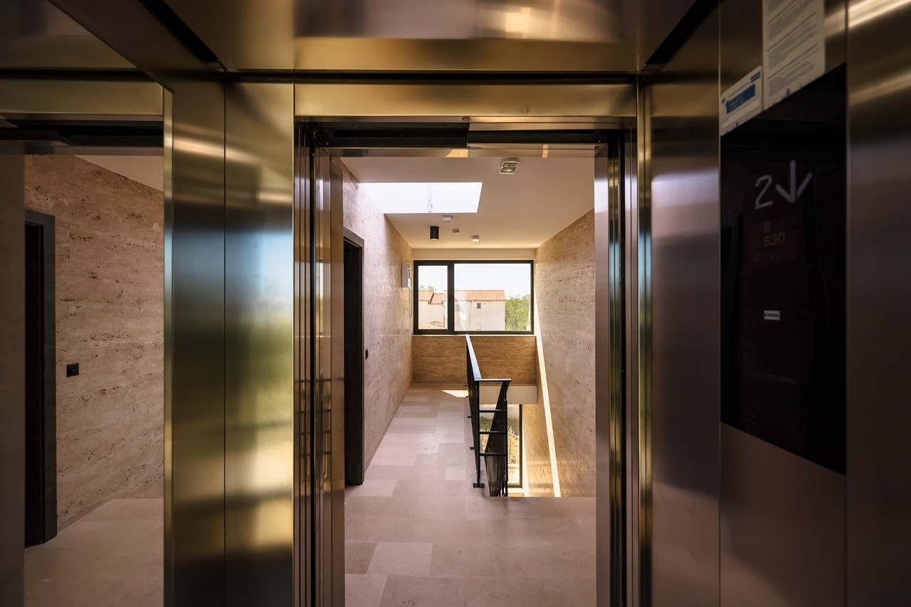 Na predaj novostavba apartmánu len 200m od mora so záhradou v Chorvátsku