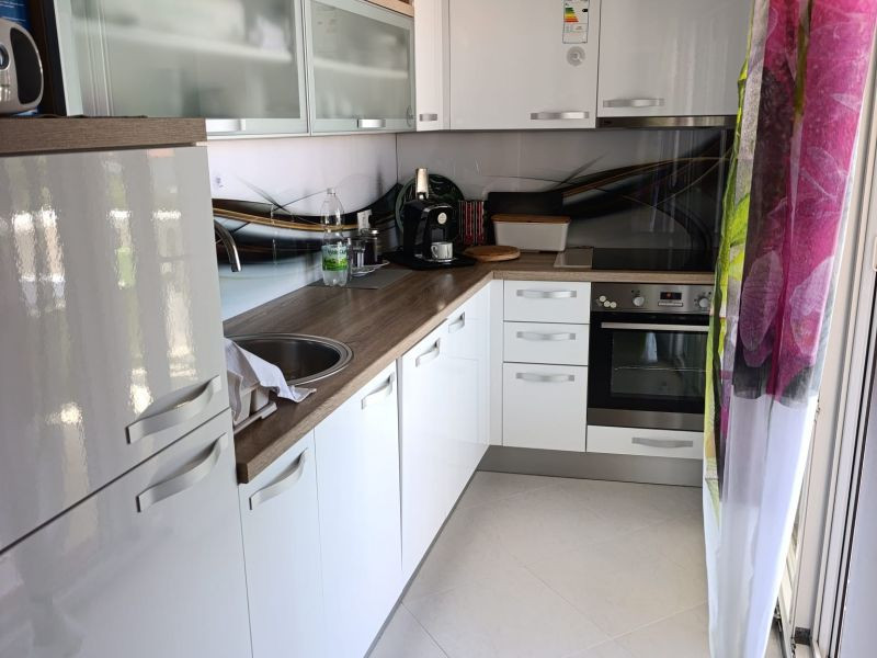 Priležitosť 2x krásny apartmán len 150m od mora s výhľadom na more v Chorvátsku