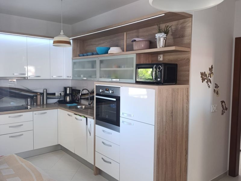 Priležitosť 2x krásny apartmán len 150m od mora s výhľadom na more v Chorvátsku