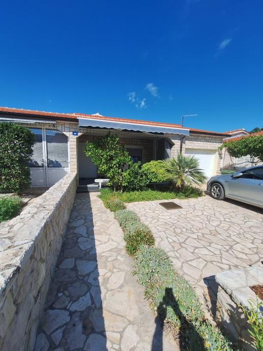 Chorvátsko - Exkluzívne dom s garážou len 120m od mora