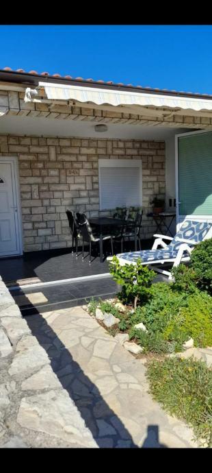 Chorvátsko - Exkluzívne dom s garážou len 120m od mora