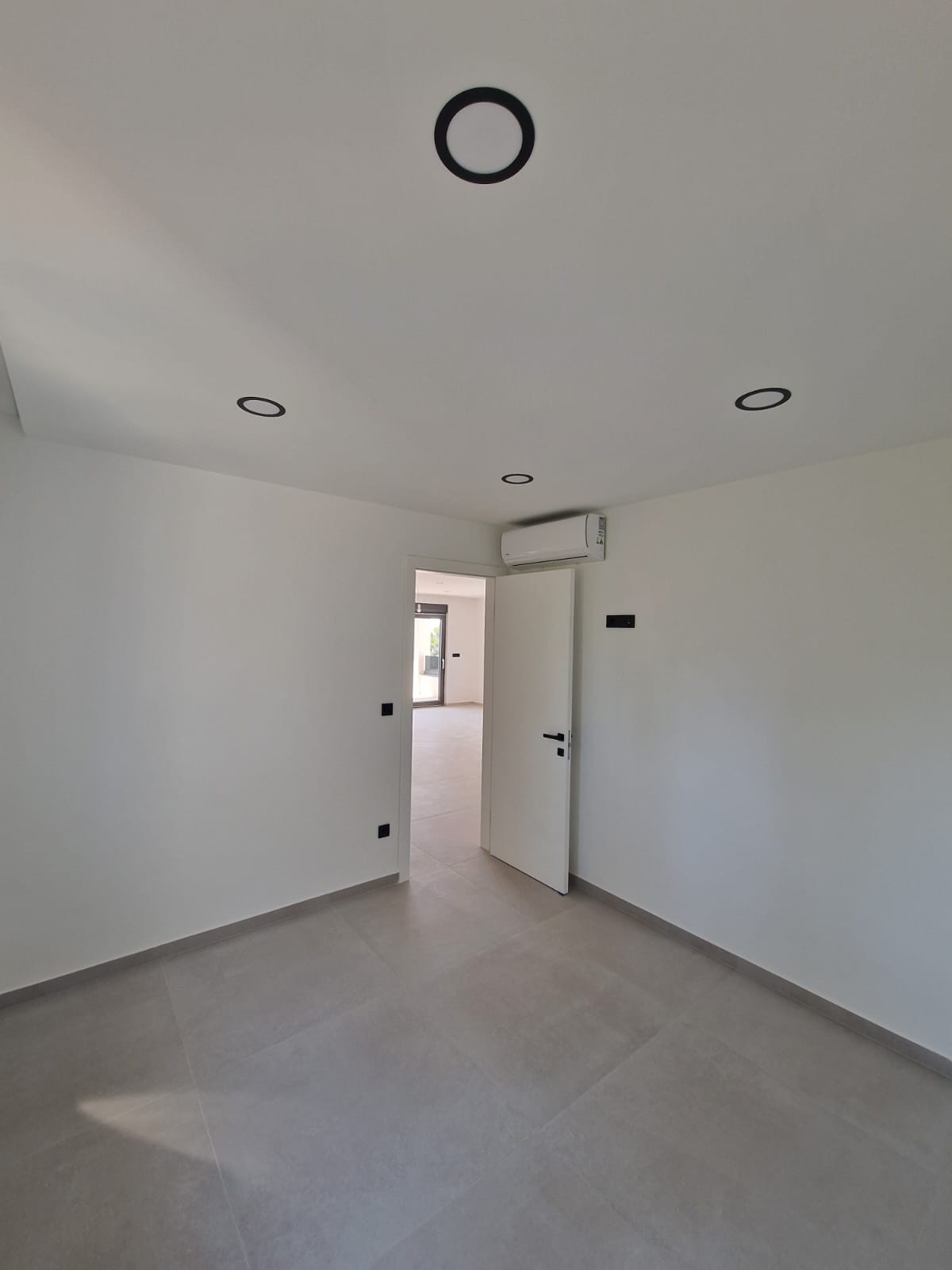 Novostavba apartmánu len 150m od mora s výhľadom na more na ostrove Vir - Jadro pláž