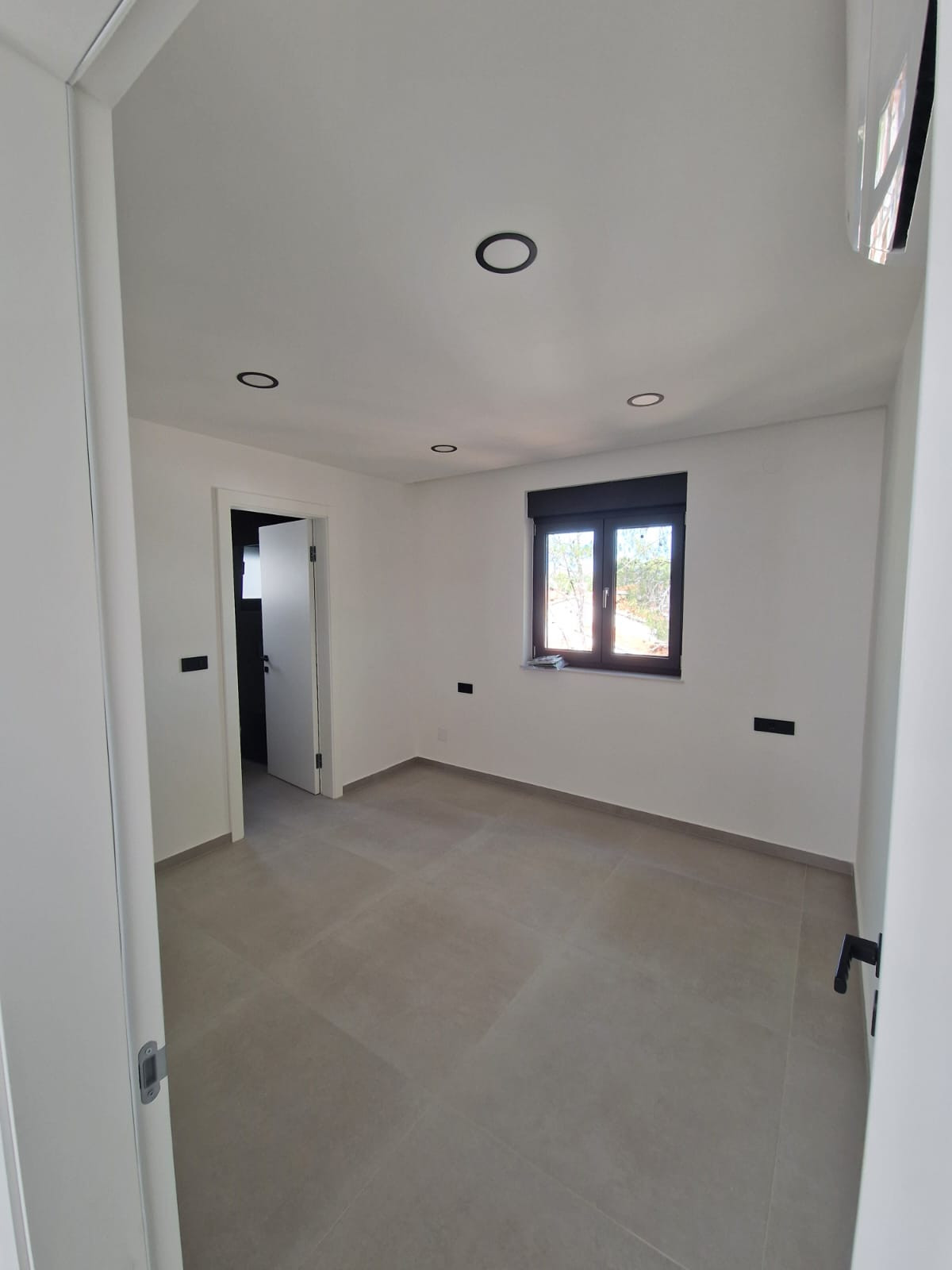 Novostavba apartmánu len 150m od mora s výhľadom na more na ostrove Vir - Jadro pláž