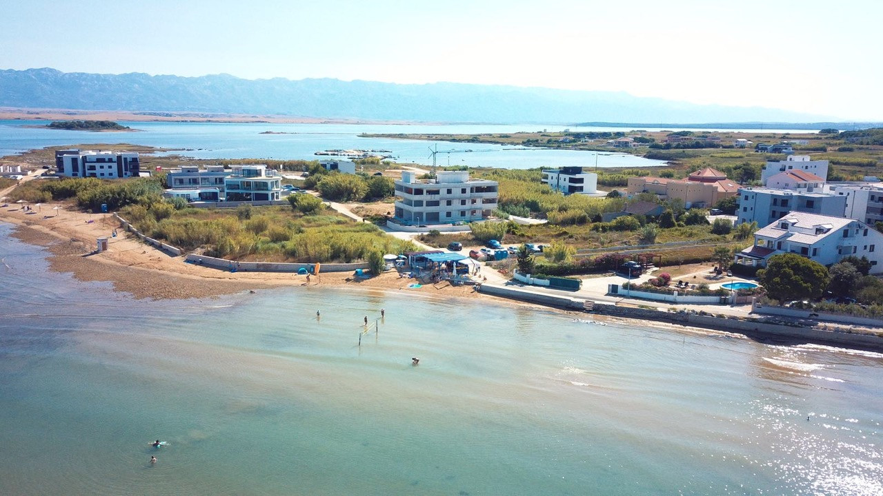 Chorvátako- Apartmán s bazénom a záhradou, 50m od mora- Privlaka