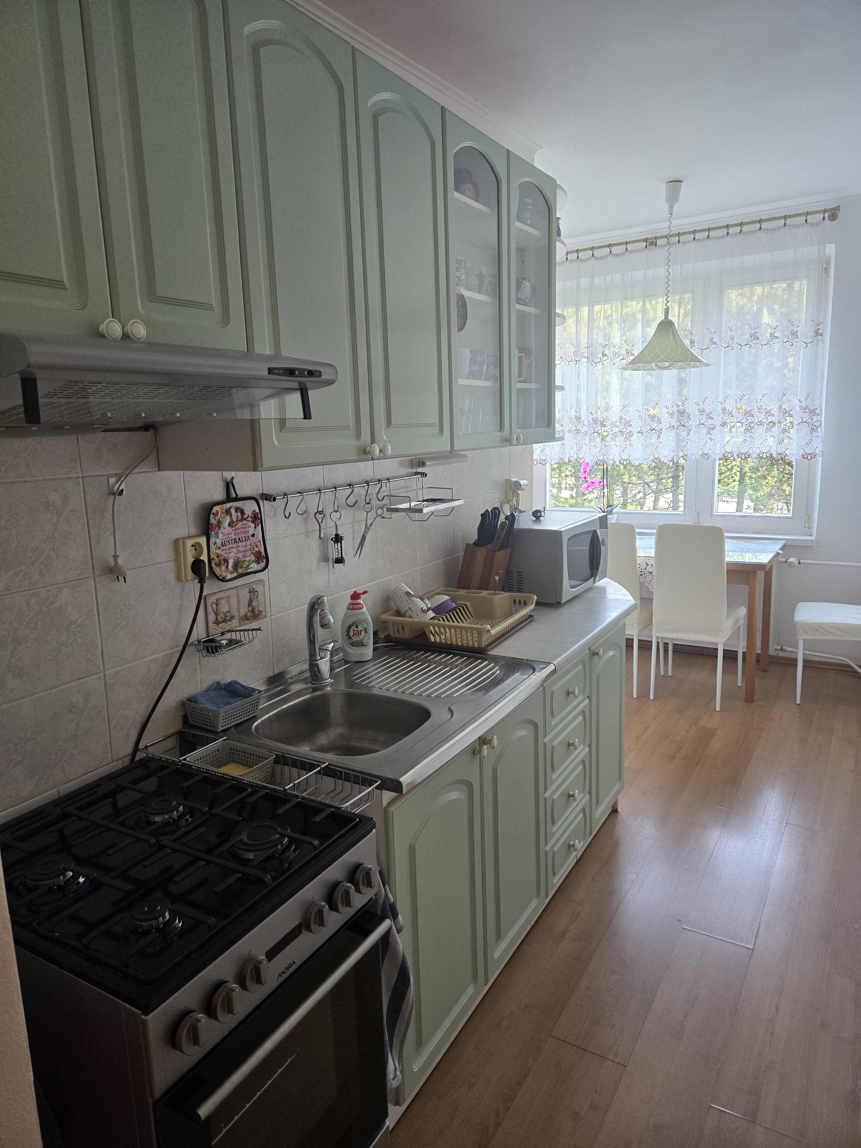 PRENÁJOM - 2 izbový byt na Západe, zariadený a po rekonštrukcii.