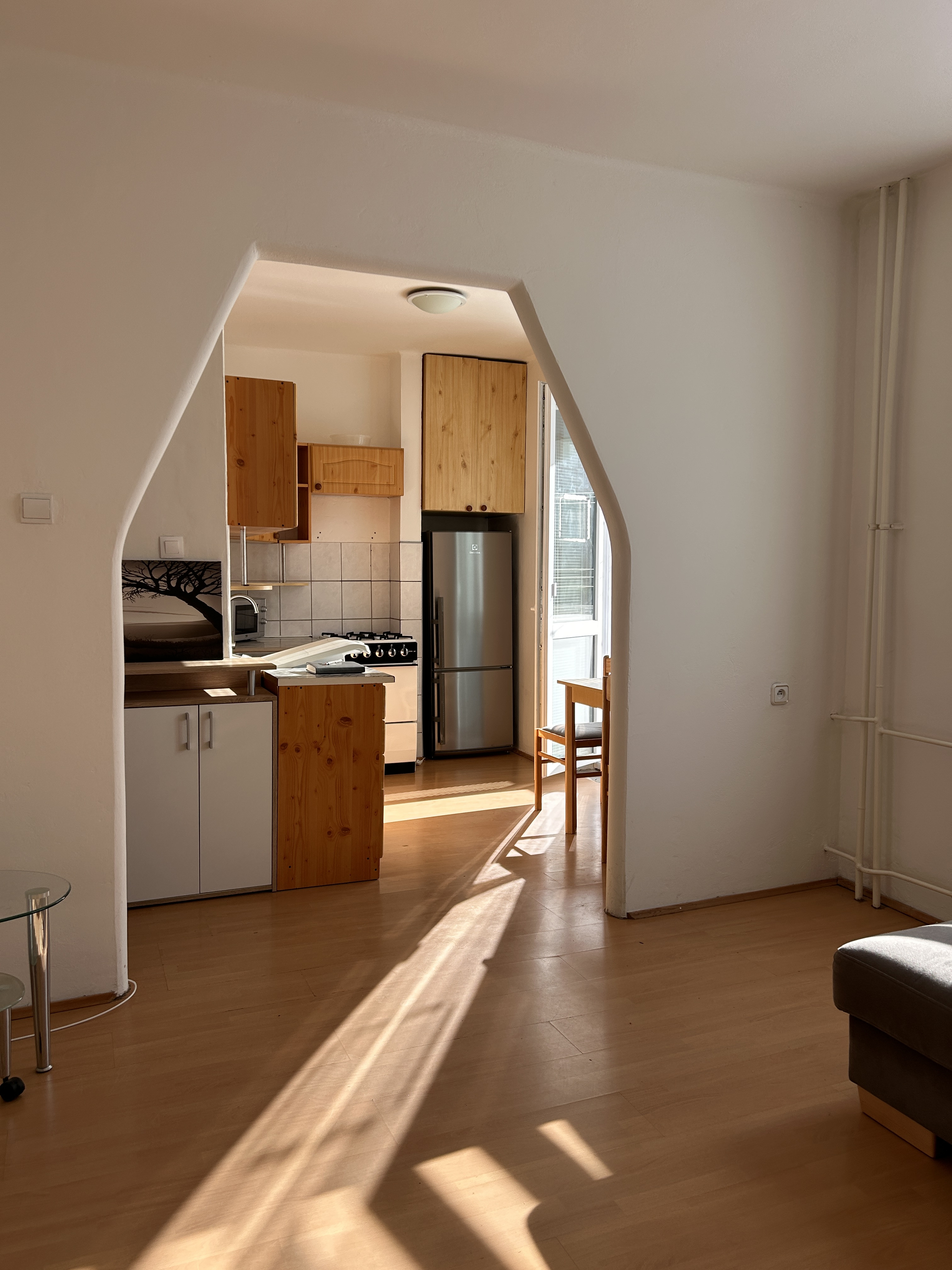 ZNIŽENÁ CENA - 2 - izbový byt po rekonštrukcii s novým balkónom Valaská