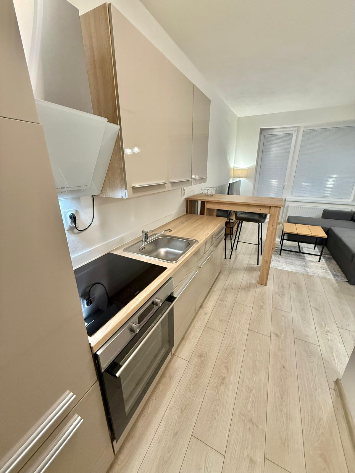 Rezervovaný - Krásny 1 izbový byt na predaj ZARIADENIE V CENE - Kasárne