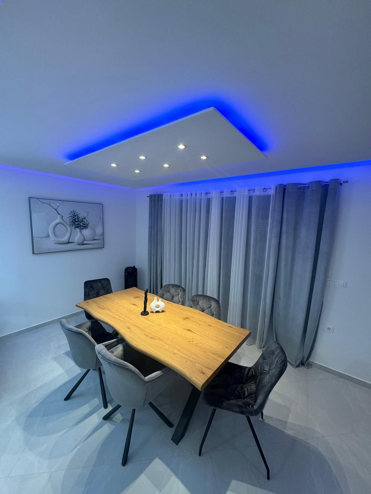 EXKLUZÍVNA NOVOSTAVBA S BAZÉNOM - OSTROV VIR, CHORVÁTSKO