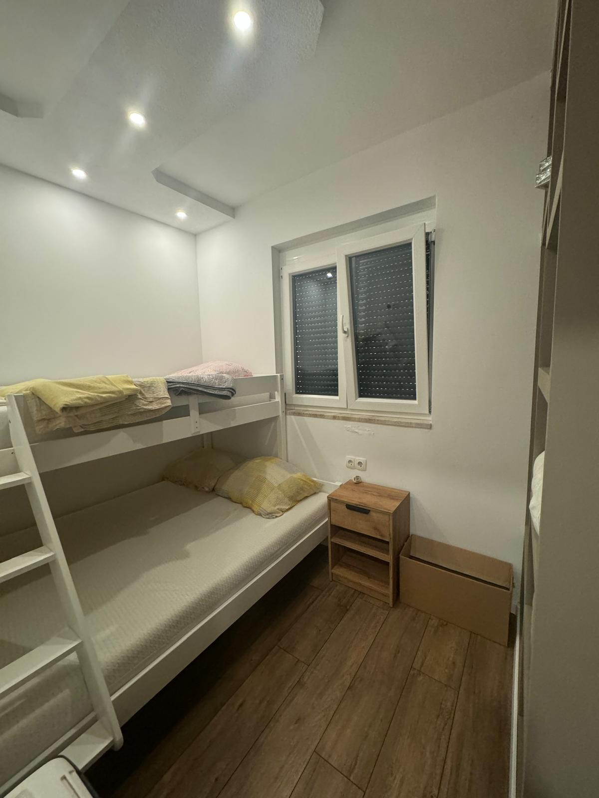 Chorvátsko - Apartmán 3x spálňa so záhradou a zariadením