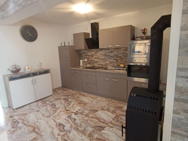 Chorvátsko -ostrov Vir - Na predaj útulný kompletne zariadený apartmán