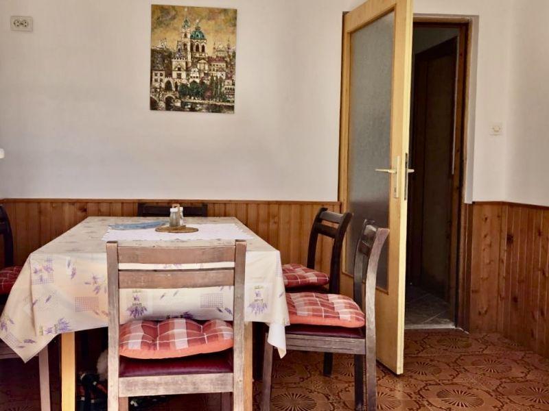 Chorvátsko- Dom s výhľadom na more blízko pláže na ostrove Vir