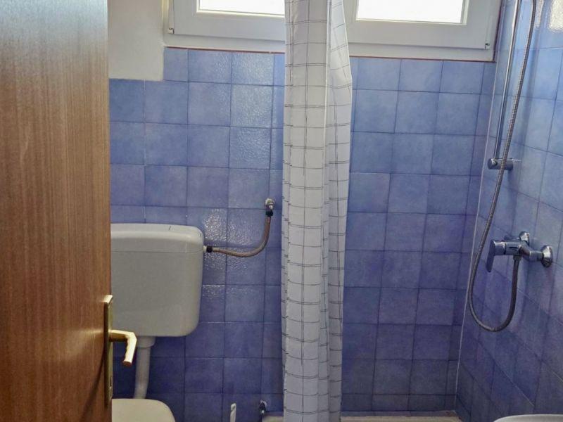 Chorvátsko- Dom s výhľadom na more blízko pláže na ostrove Vir