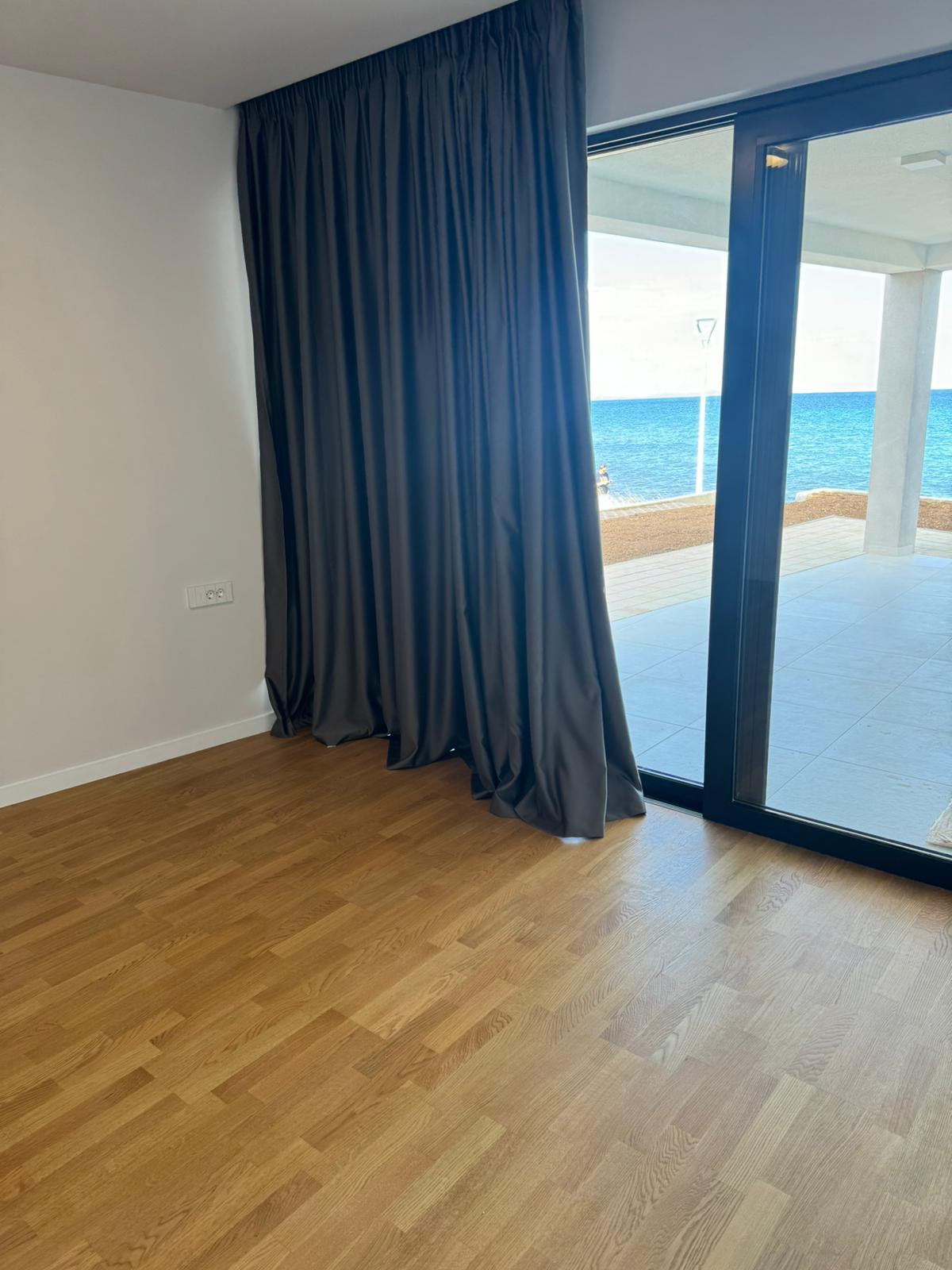 Chorvátsko - Na predaj novostavba apartmánu v prvej rade od mora