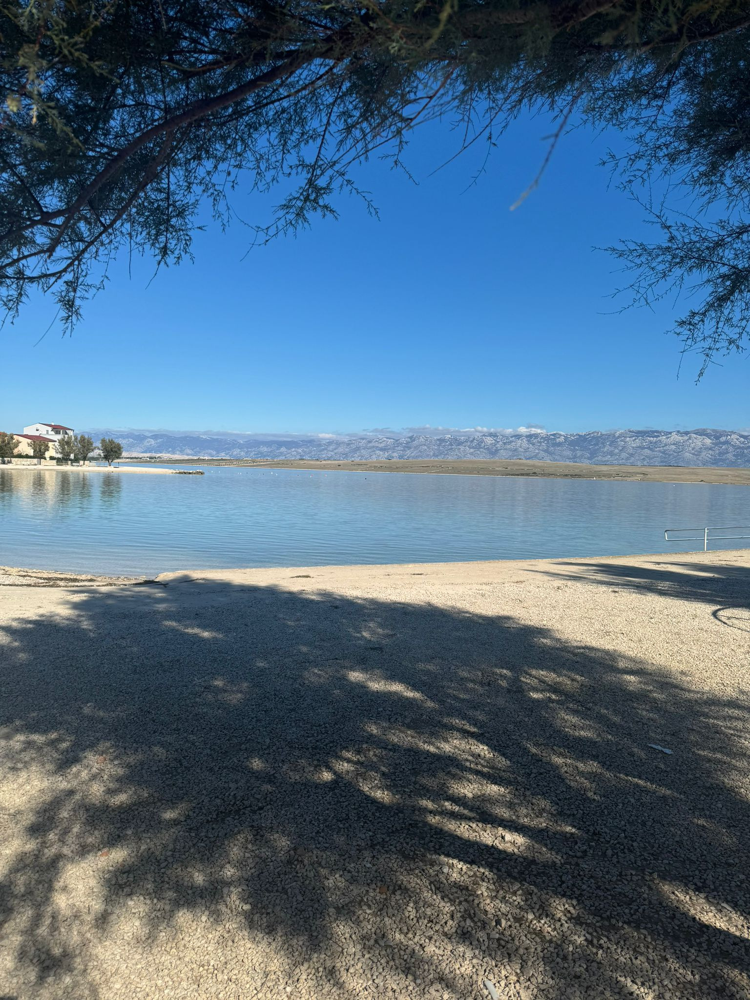 Chorvátsko , ostrov Vir - Na predaj prízemný apartmán len 70m od mora