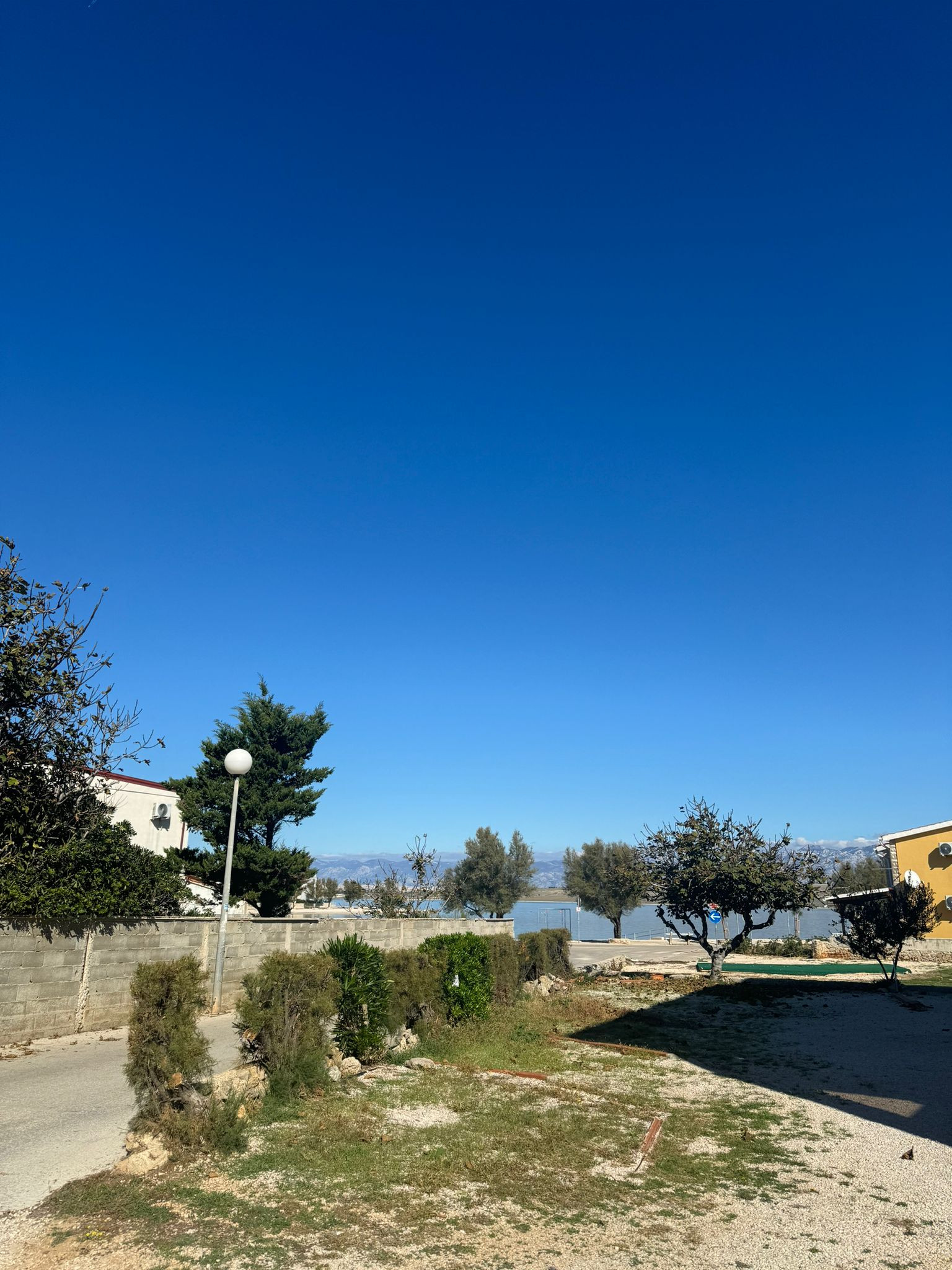 Chorvátsko , ostrov Vir - Na predaj prízemný apartmán len 70m od mora