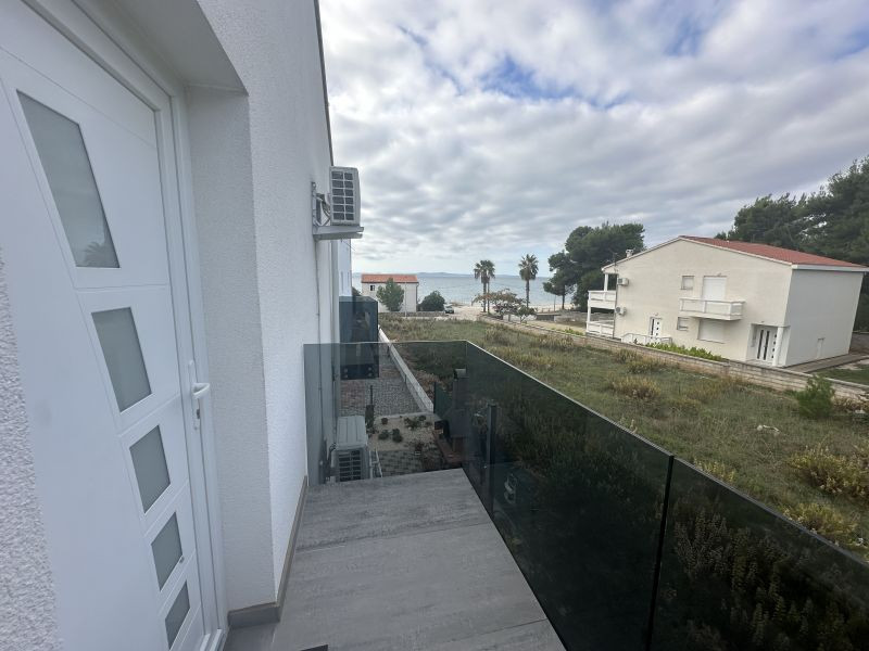 Chorvátsko , ostrov Vir - Na predaj trojizbový apartmán s výhľadom na more