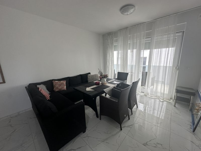 Chorvátsko , ostrov Vir - Na predaj trojizbový apartmán s výhľadom na more