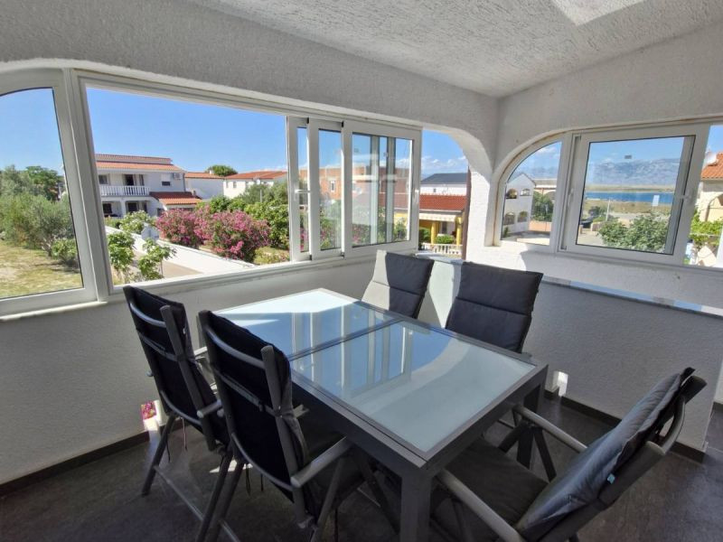 Chorvátsko, ostrov Vir - Na predaj priestranný apartmán s výhľadom na more!