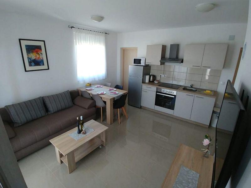 Na predaj dom 3x apartmán len 100m od mora - Chorvátsko -Privlaka