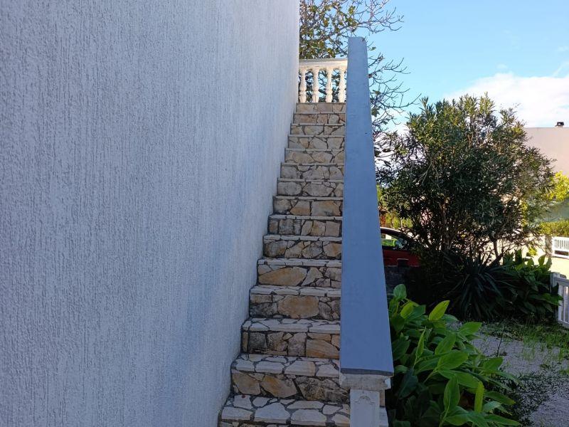 Chorvátsko - Na predaj dom 2x apartmán výhodná investícia