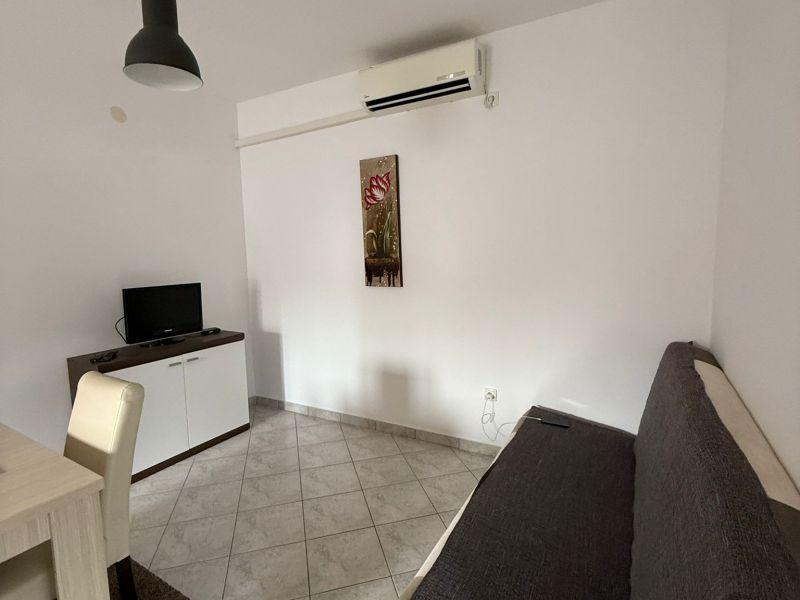 Chorvátsko - Apartmán s dvorom len 300m od mora na ostrove Vir