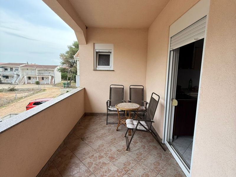 Chorvátsko - Apartmán s dvorom len 300m od mora na ostrove Vir