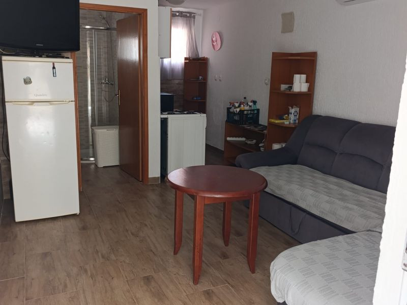 Chorvátsko na predaj: Apartmán  len 200 m od mora na ostrove Vir