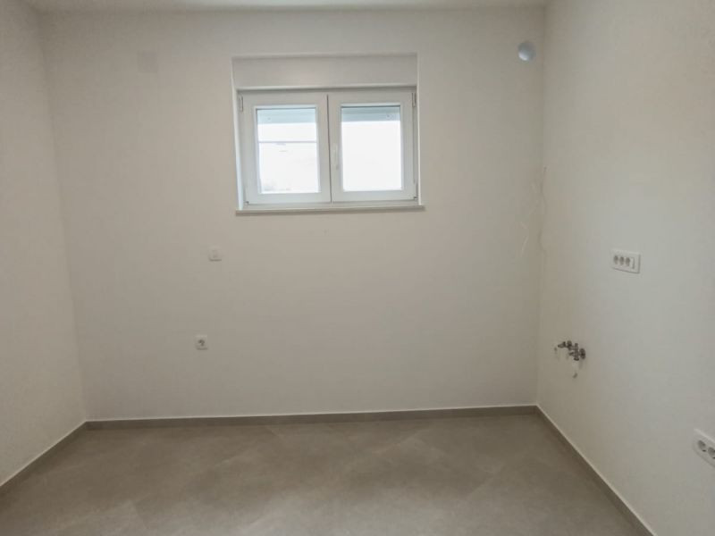 Chorvátsko Novostavba rodinného domu so záhradou na ostrove Vir